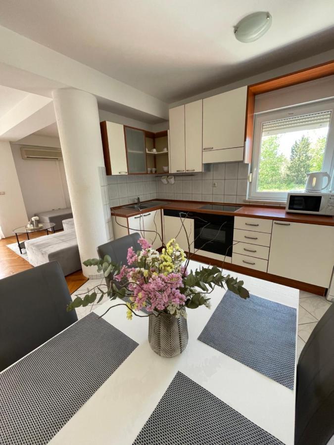 Apartments Vip Split Eksteriør bilde